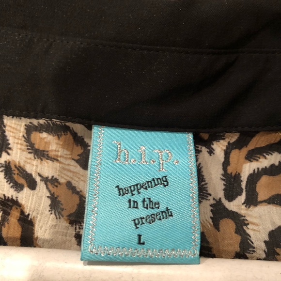 Leopard sheeredno sleeve blouse - Picture 4 of 5